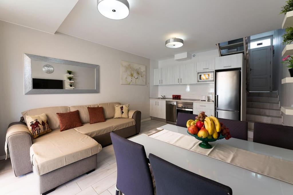 Beautiful Duplex In 3 Minutes Walking To The Beach In Playa De Las Americas Eksteriør billede
